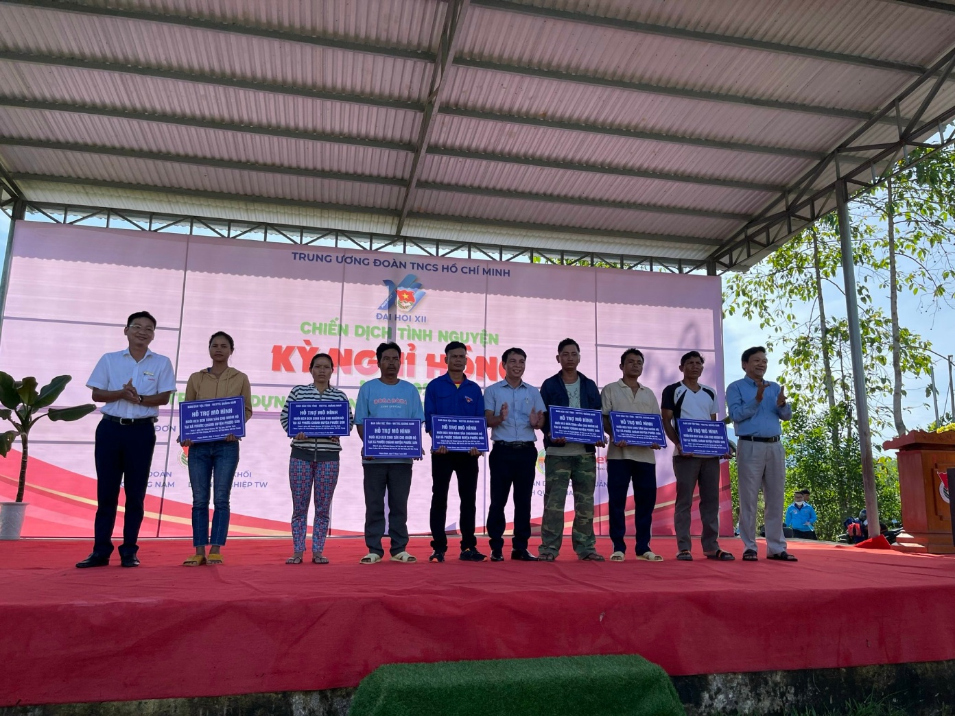 Description: E:\14. CÁC BÀI ĐĂNG TRÊN CỔNG THÔNG TIN ĐIỆN TỬ\2022\quý III\tặng heo.jpg