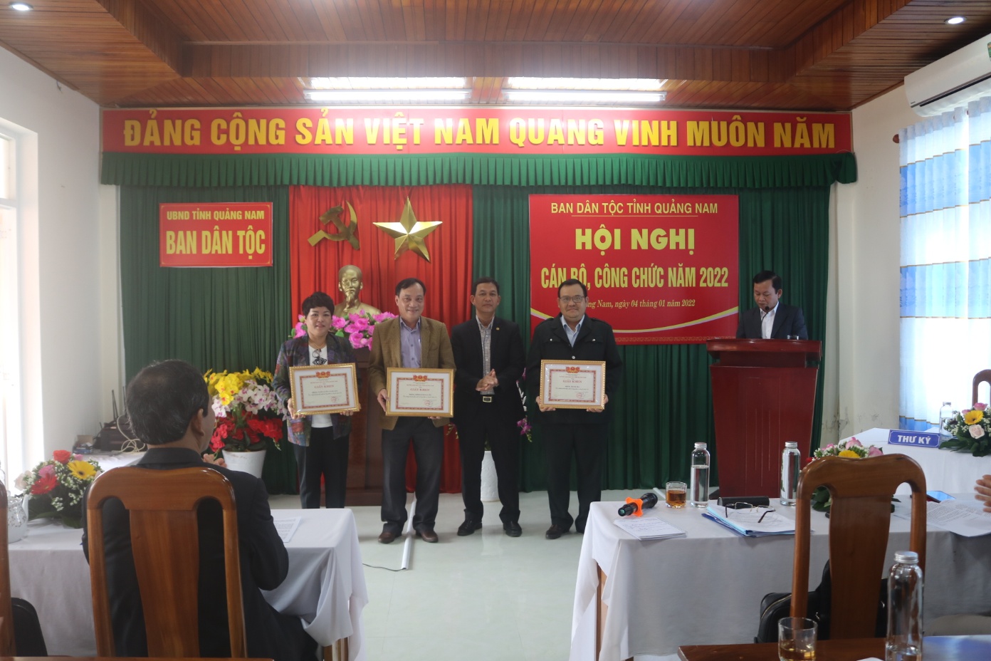 Description: D:\10. VĂN PHÒNG\HN CBCC 2022\chinhs\tập thể.jpg